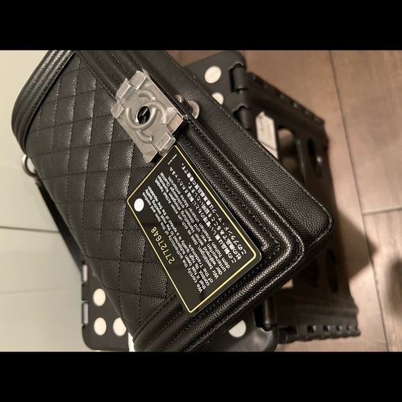 🚫SOLD🚫AUTHENTIC BRAND NEW IN BOX Chanel boy bag - Picture 7 of 8